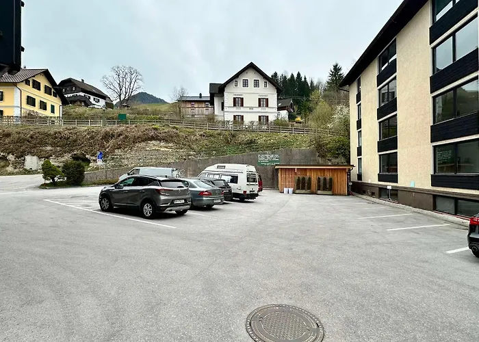 Sissis Paradies Mit Balkon & Flussblick- Alpenzeit Im Zentrum Mit Parkplatz * Bad Aussee