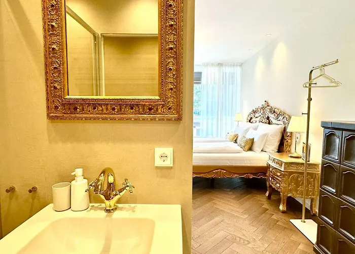 Sissis Paradies Mit Balkon & Flussblick- Alpenzeit Im Zentrum Mit Parkplatz Bad Aussee