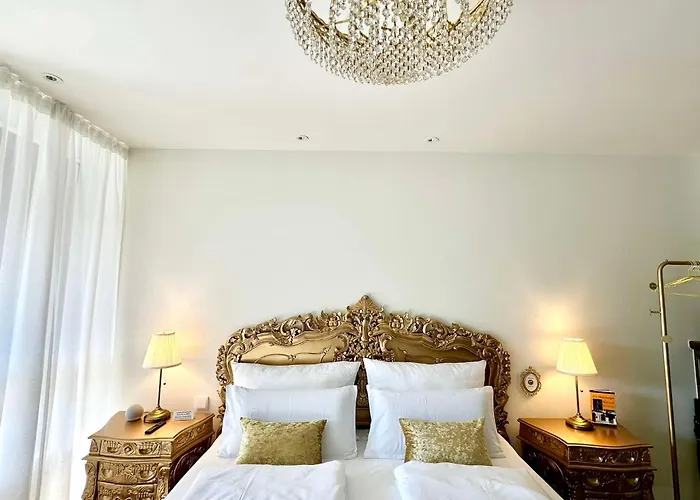 Sissis Paradies Mit Balkon & Flussblick- Alpenzeit Im Zentrum Mit Parkplatz * Bad Aussee