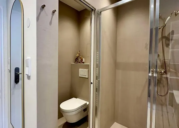 Sissis Paradies Mit Balkon & Flussblick- Alpenzeit Im Zentrum Mit Parkplatz Bad Aussee