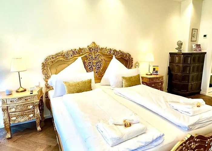 Sissis Paradies Mit Balkon & Flussblick- Alpenzeit Im Zentrum Mit Parkplatz Bad Aussee