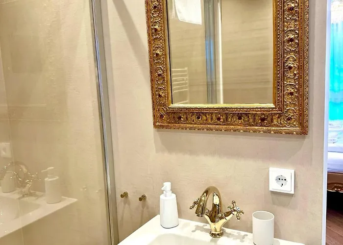 Sissis Paradies Mit Balkon & Flussblick- Alpenzeit Im Zentrum Mit Parkplatz * Bad Aussee